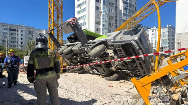 Обрушение строительного крана произошло в Севастополе