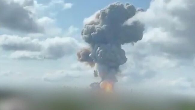 Дым на месте взрыва в Рязанской области