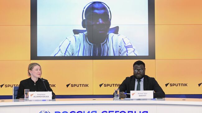 Участники интенсивного курса SputnikPro для национальной телерадиовещательной компании Буркина-Фасо RTB