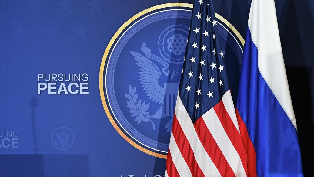 Переговоры России и США на Аляске пройдут в формате "три на три"