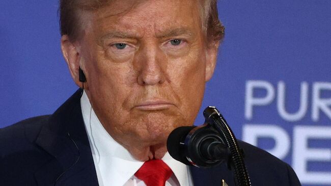 Президент США Дональд Трамп на пресс-конференции по итогам переговоров с президентом РФ Владимиром Путиным на Аляске