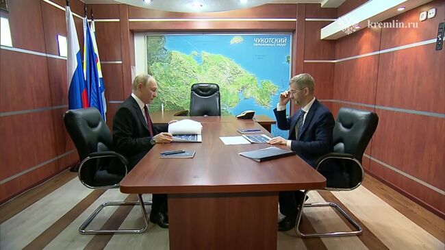 Рабочая встреча Путина с губернатором Чукотки Кузнецовым Рабочая встреча Путина с губернатором Чукотки Кузнецовым
