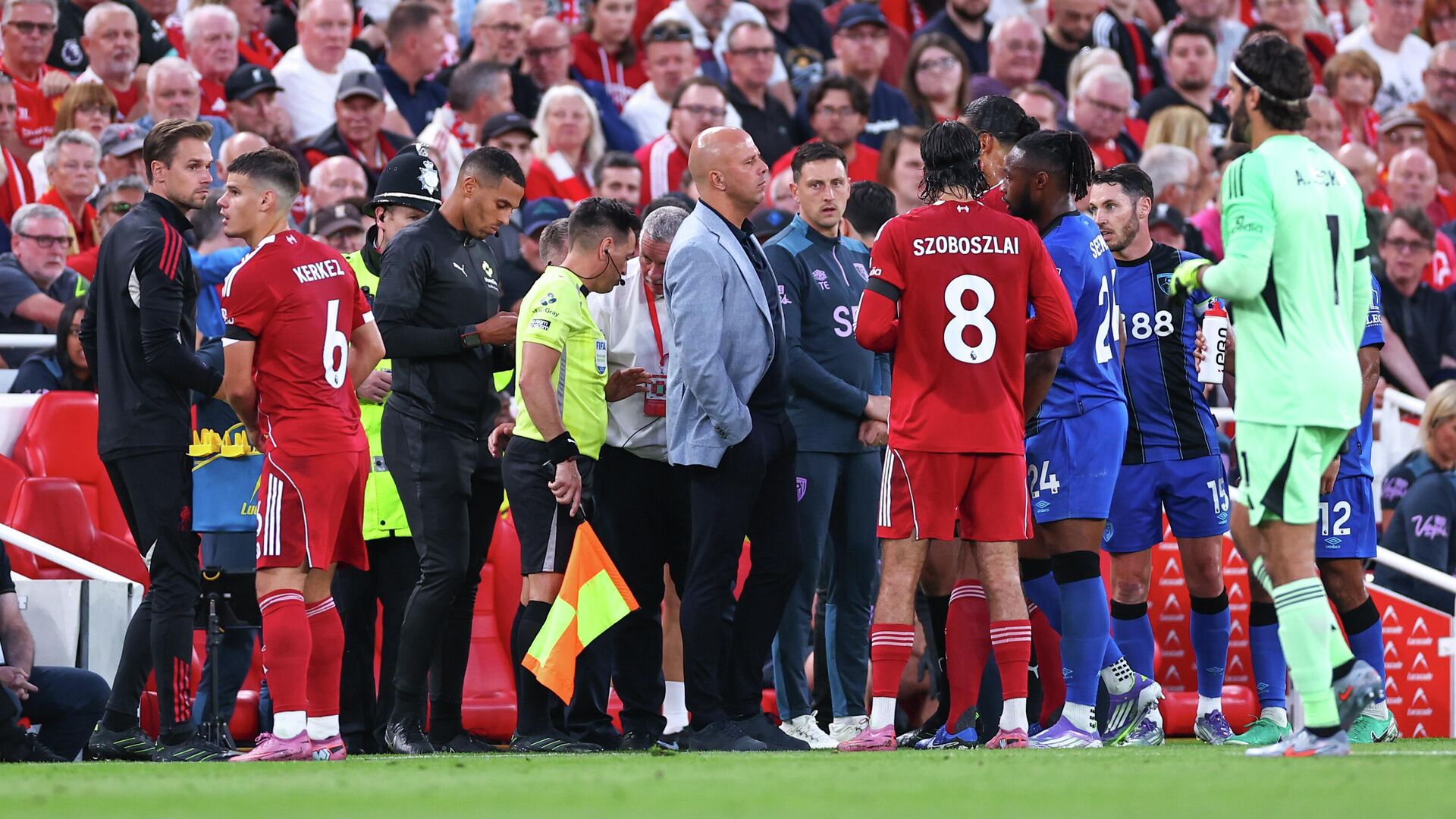 Эпизод матча Ливерпуль - Борнмут - РИА Новости, 1920, 16.08.2025