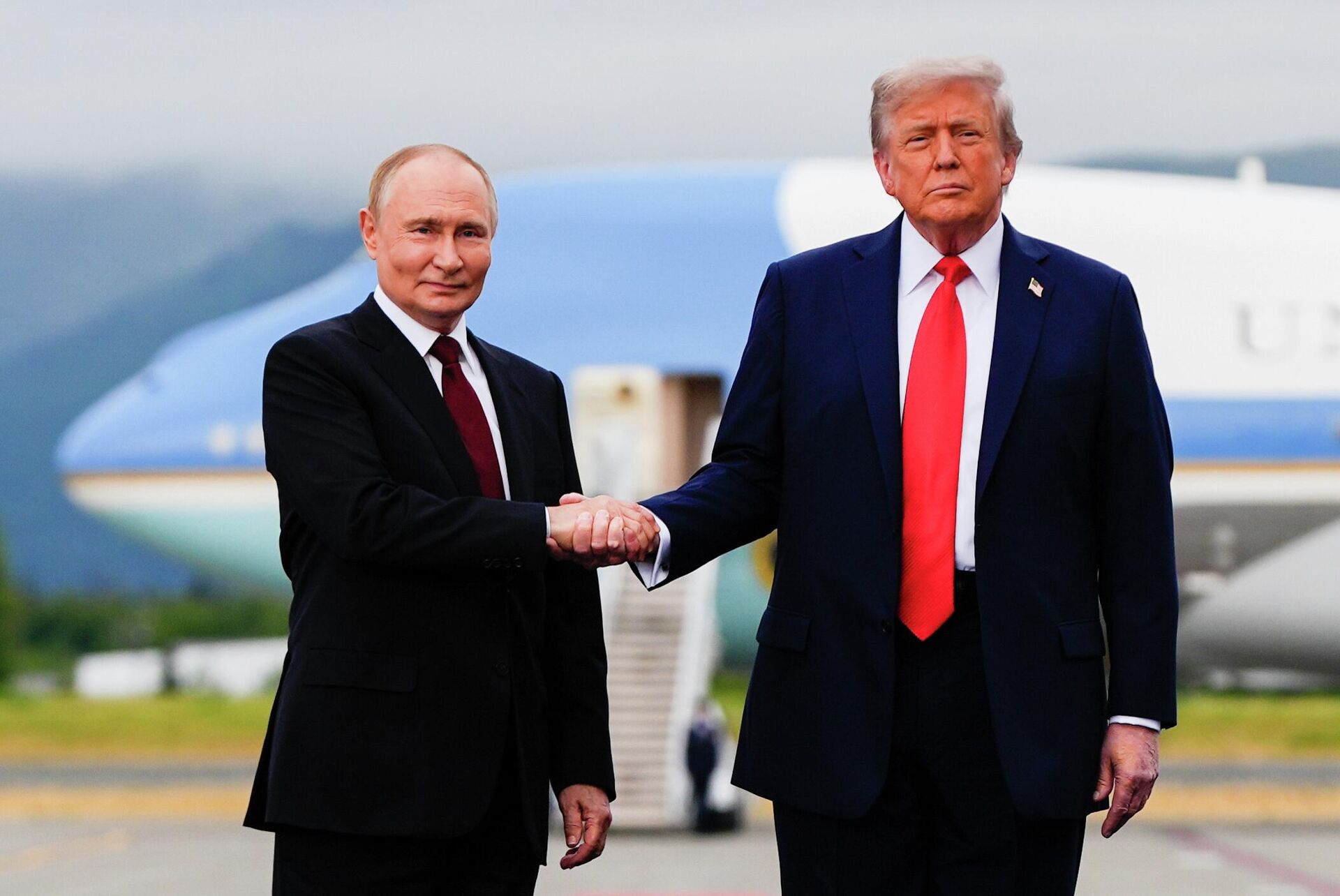 Президент России Владимир Путин и президент США Дональд Трамп во время встречи в Анкоридже, Аляска - РИА Новости, 1920, 28.08.2025
