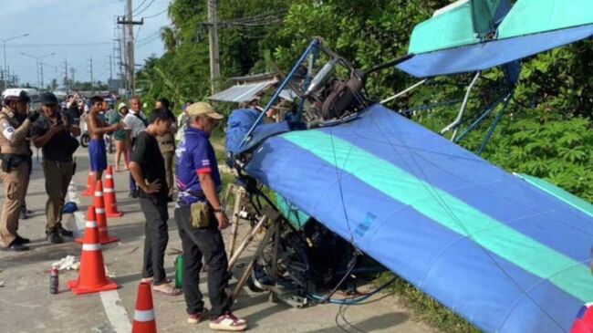 Место падения сверхлегкого самолета на острове Пхукет в Таиланде