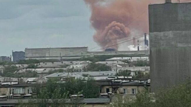  Розовый дым над Челябинским металлургическим комбинатом