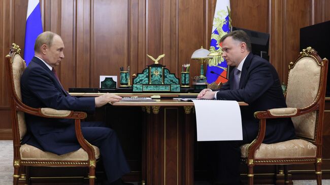 Путин на встрече с врио губернатора Ростовской области Юрием Слюсарем