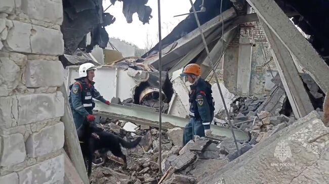 Разбор завалов на месте ЧП на заводе в Шиловском районе Рязанской области