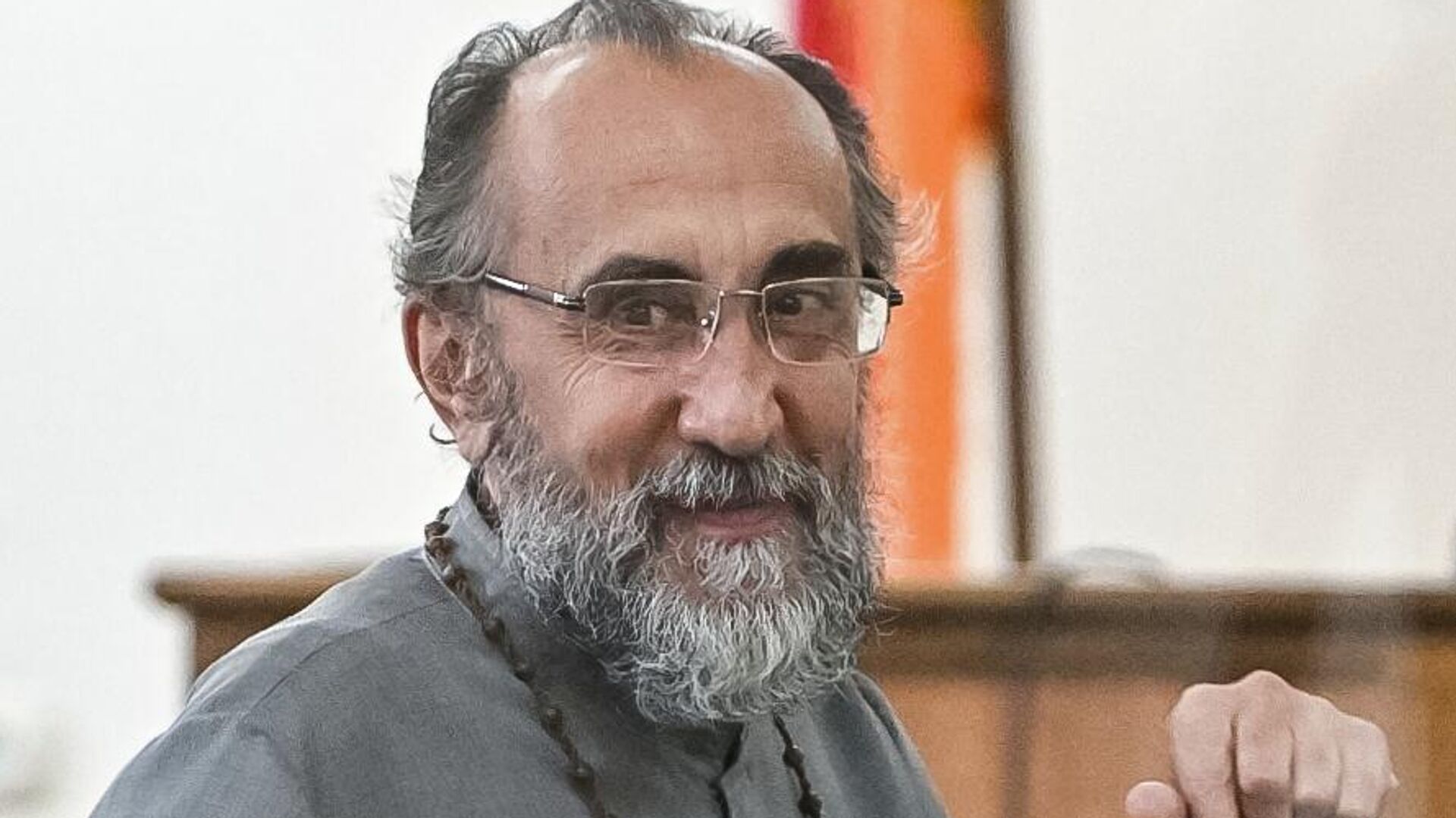 Глава Ширакской епархии ААЦ, архиепископ Микаэл Аджапахян в суде Еревана - РИА Новости, 1920, 15.12.2025