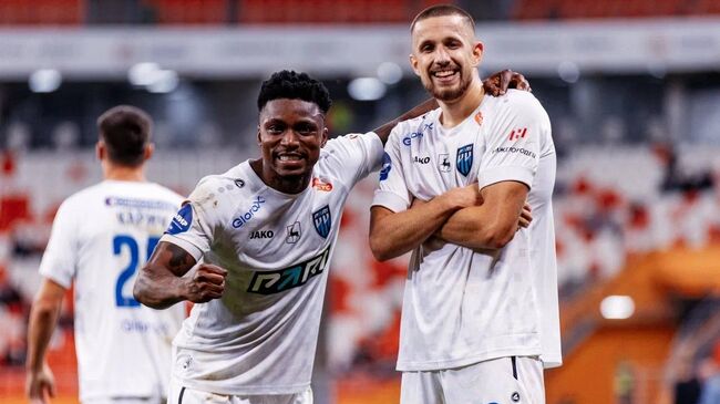 Олакунле Олусегун и Максим Шнапцев Олакунле Олусегун и Максим Шнапцев