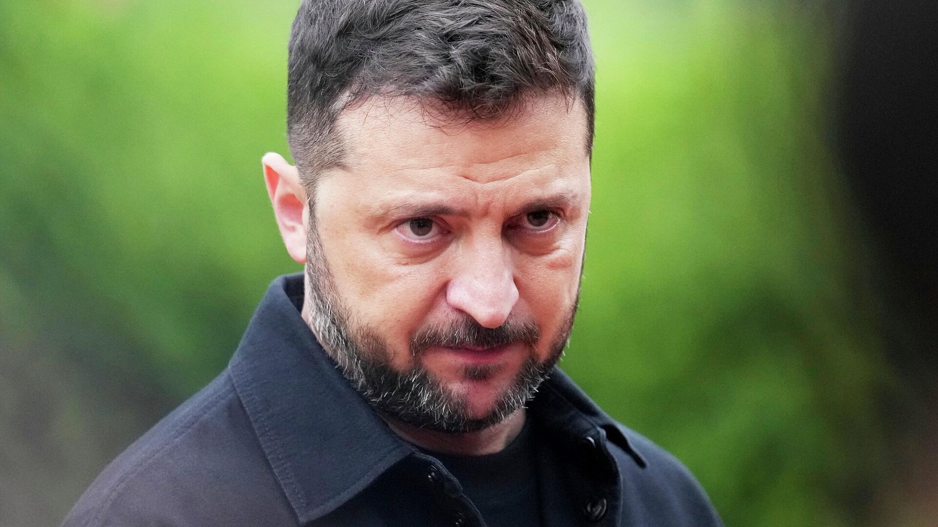 Владимир Зеленский после встречи с Дональдом Трампом и европейскими лидерами в Вашингтоне Владимир Зеленский после встречи с Дональдом Трампом и европейскими лидерами в Вашингтоне - РИА Новости, 1920, 17.09.2025