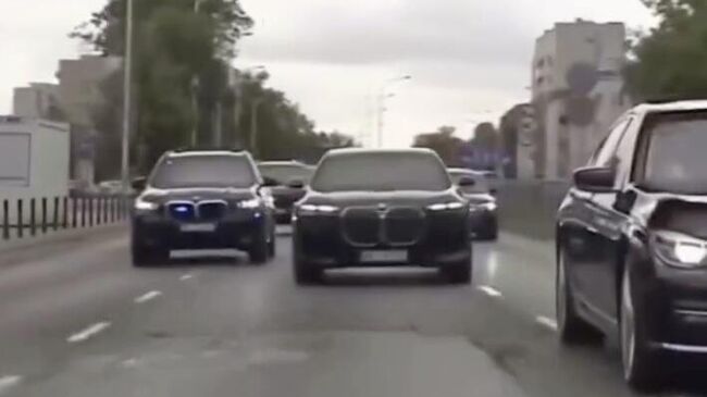 Кортеж, на котором передвигается новый президент Польши Кароль Навроцкий