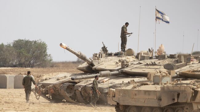 Израильские военные неподалеку от границы с сектором Газа