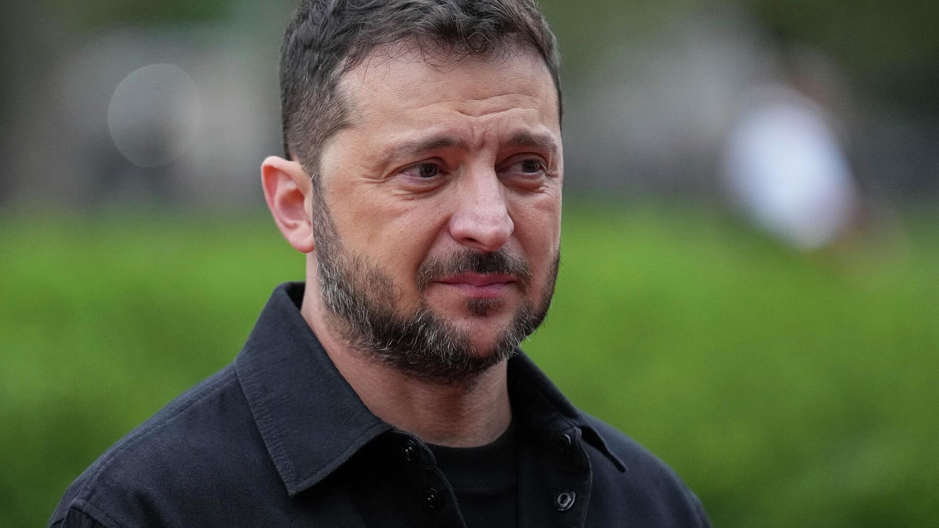 Владимир Зеленский после встречи с Дональдом Трампом и европейскими лидерами в Вашингтоне Владимир Зеленский после встречи с Дональдом Трампом и европейскими лидерами в Вашингтоне - РИА Новости, 1920, 05.10.2025