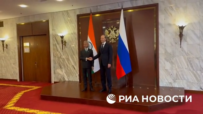 Денис Мантуров и министр иностранных дел Индии Субраманьяма Джайшанкара