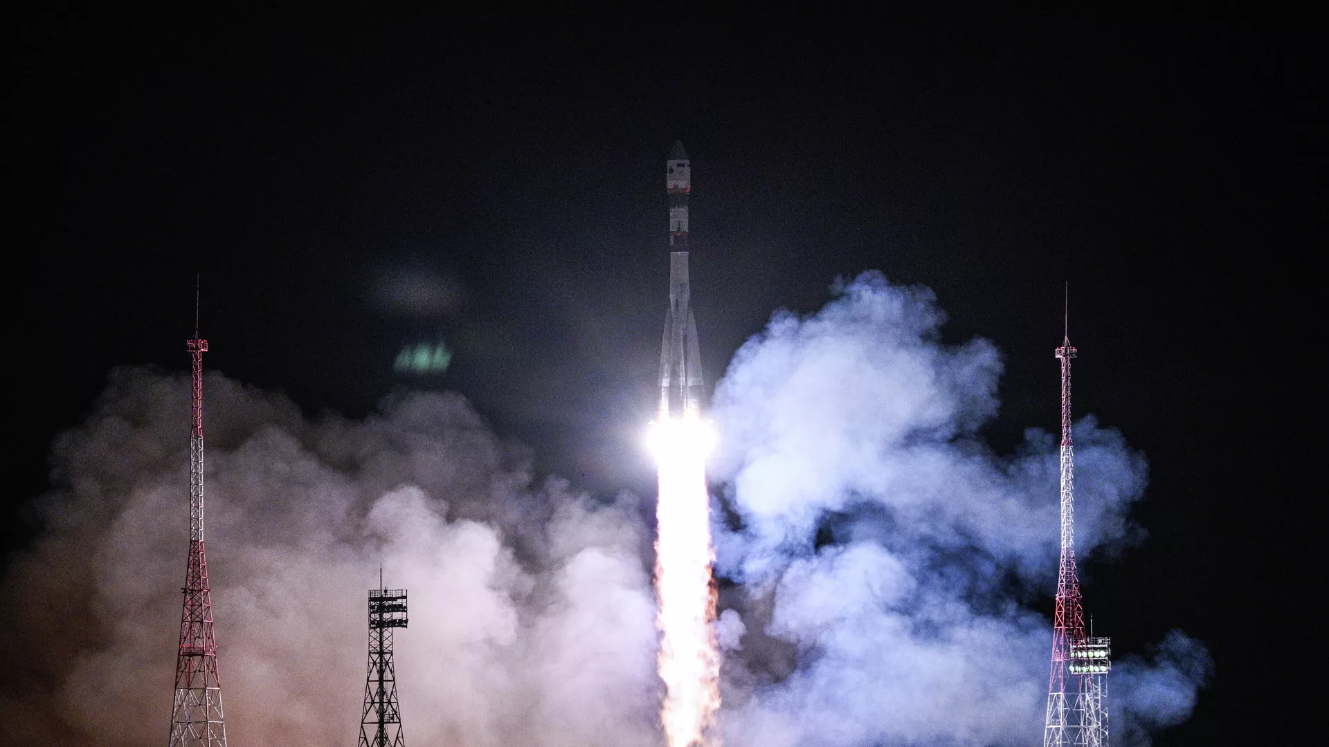 Запуск ракеты-носителя Союз-2.1б с космическим аппаратом Бион-М с космодрома Байконур