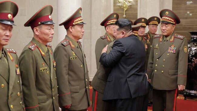 Лидер КНДР Ким Чен Ын принял ведущих командиров зарубежных операционных войск Корейской народной армии, которые участвовали в освобождении Курской области РФ от украинских боевиков