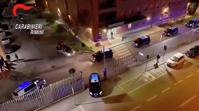 Автомобили итальянских карабинеров в Римини