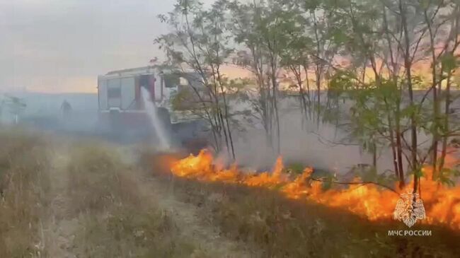 Ликвидация ландшафтного пожара в Крыму