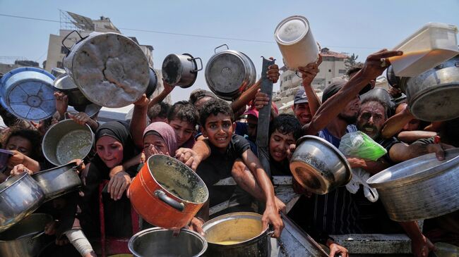 Очередь за едой в секторе Газа