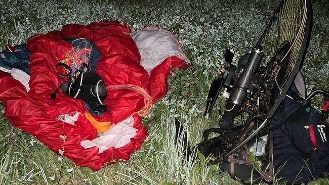 На месте падения парапланериста во Всеволожском районе Ленинградской области