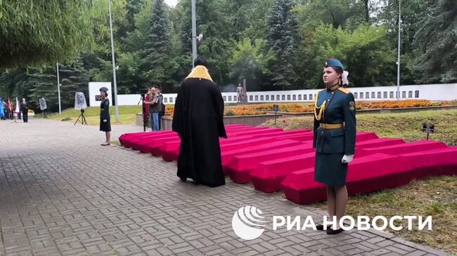 Кадры с места перезахоронения жертв фашизма XX века и неонацизма XXI века