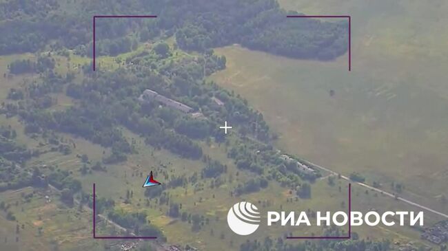 Уничтожение бомбой ФАБ-500 пункта временной дислокации ВСУ в Сумской области