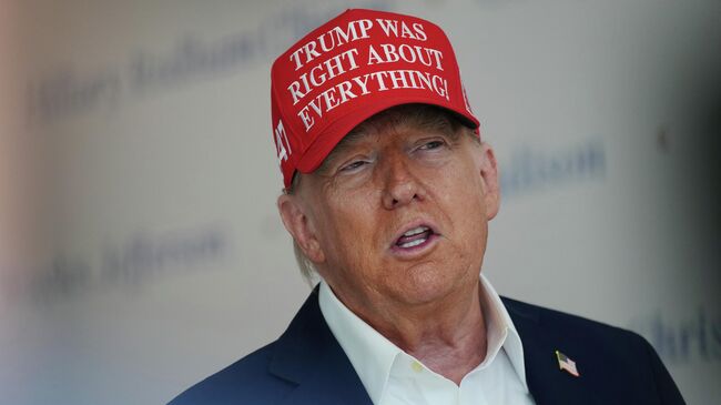 Президент США Дональд Трамп отвечает на вопросы журналистов в Вашингтоне