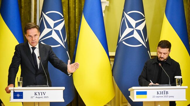Генсек НАТО Марк Рютте и Владимир Зеленский во время пресс-конференции в Киеве. 22 августа 2025