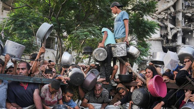 Очередь за едой в секторе Газа