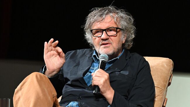 Сербский режиссер, актер и сценарист Эмир Кустурица Сербский режиссер, актер и сценарист Эмир Кустурица