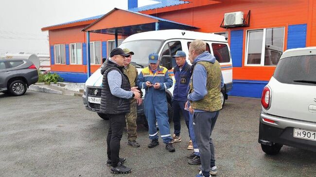 Спасатели ищут на курильском острове Итуруп в районе вулкана Баранского группу туристов 