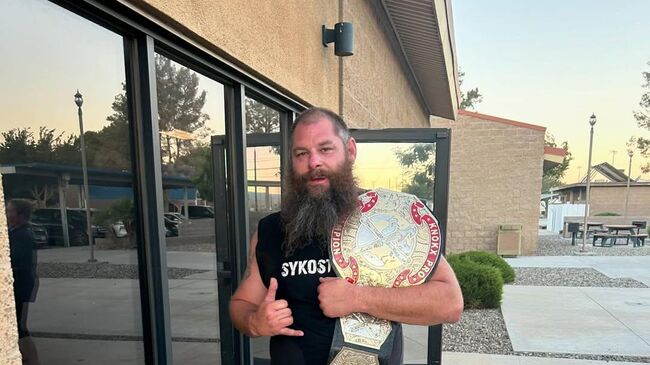 Рестлер Стюарт Смит