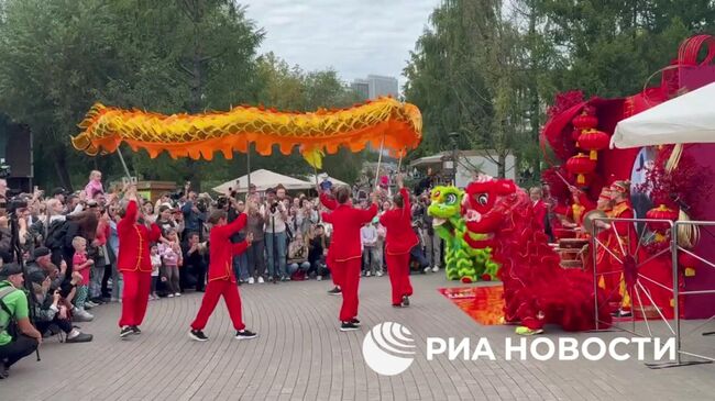 Церемония празднования дня рождения панды Катюши в Московском зоопарке