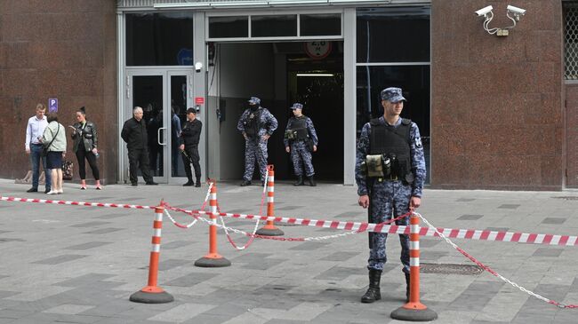 Оцепление у Центрального детского магазина в Москве