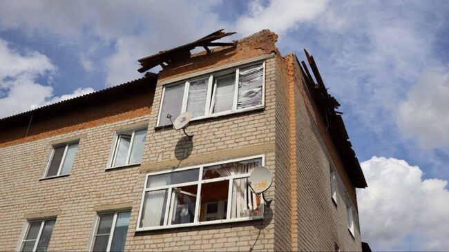 Последствия удара ВСУ по городу Рыльску в Курской области