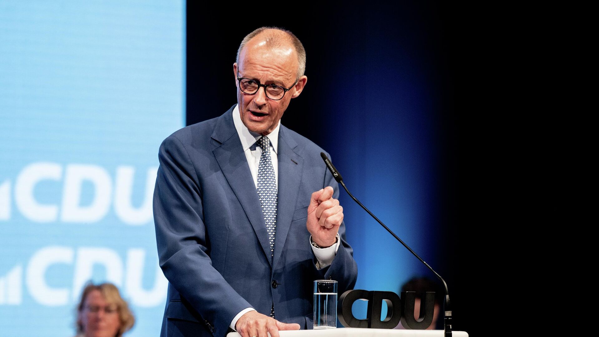 Федеральный канцлер Фридрих Мерц выступает на партийной конференции. 23 августа 2025 - РИА Новости, 1920, 25.08.2025