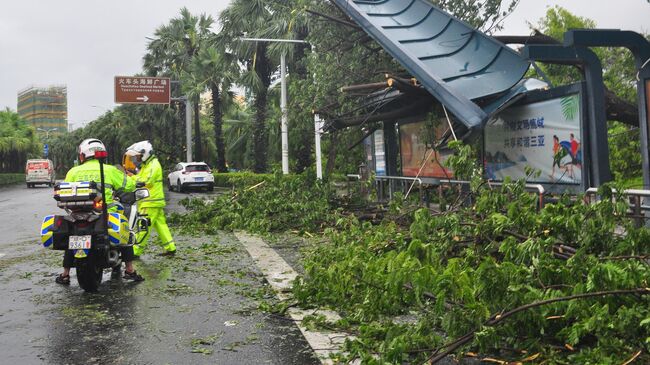 Последствия тайфуна на китайском южном острове Хайнань. 24 августа 2025