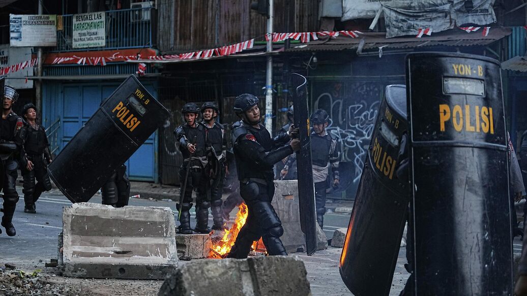 Тысячи индонезийцев вышли на протесты в Джакарте