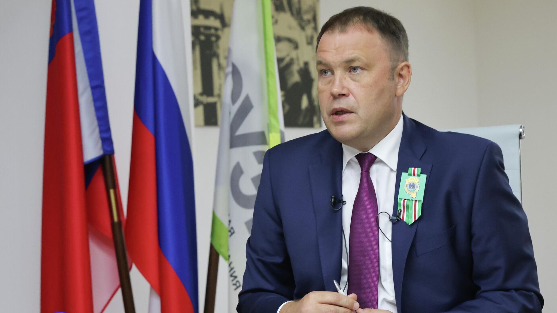 Губернатор Кемеровской области – Кузбасса Илья Середюк на пресс-конференции в рамках шахтерской недели в Ленинске-Кузнецком - РИА Новости, 1920, 26.08.2025