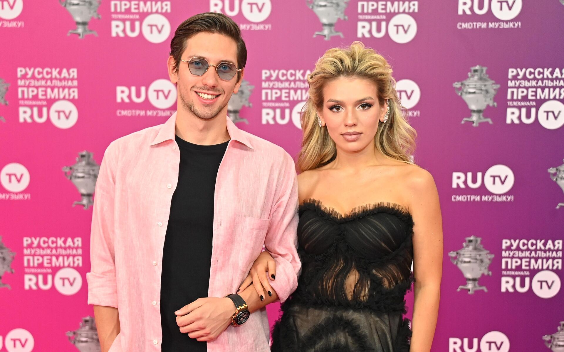 Певцы ЮрКисс (Юрий Киселев) и Люся Чеботина - РИА Новости, 1920, 26.08.2025