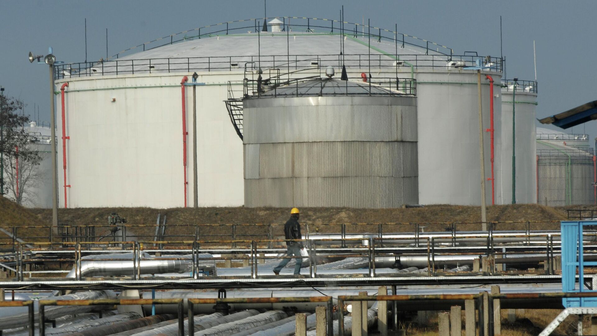 Приемная площадка нефтепровода Дружба