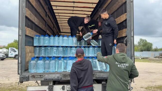 Отправка гуманитарного груза с водой из Орловской области в ДНР