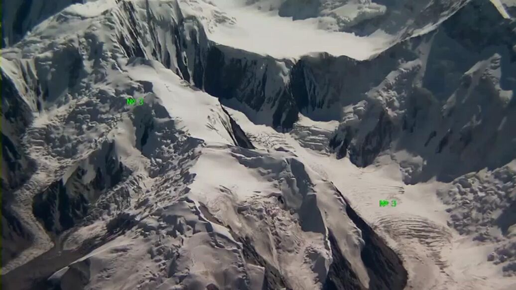 Появилось видео с места в горах, где застряла российская альпинистка