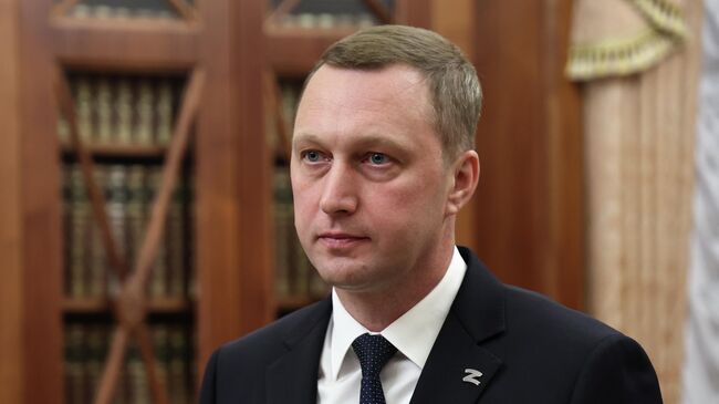 Губернатор Саратовской области Роман Бусаргин во время встречи с президентом РФ Владимиром Путиным Губернатор Саратовской области Роман Бусаргин во время встречи с президентом РФ Владимиром Путиным