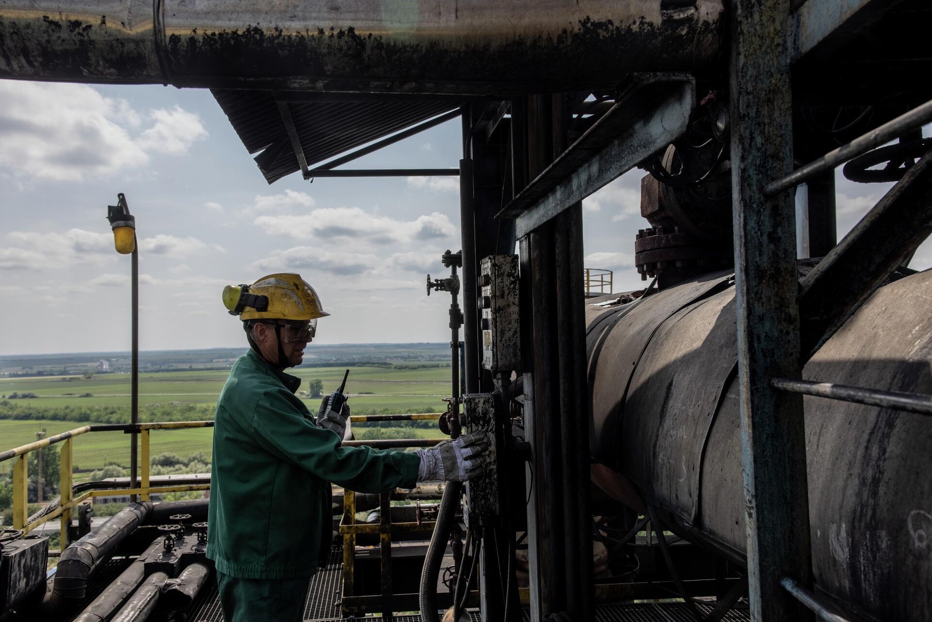 Нефтеперерабатывающий завод Дуна в Венгрии Нефтеперерабатывающий завод Дуна в Венгрии - РИА Новости, 1920, 04.09.2025