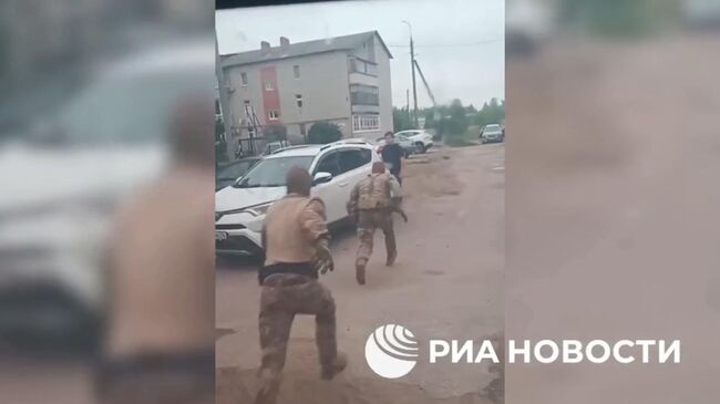 Кадры задержания жителей Ярославской области, которые передавали сведения спецслужбам Украины  Кадры задержания жителей Ярославской области, которые передавали сведения спецслужбам Украины