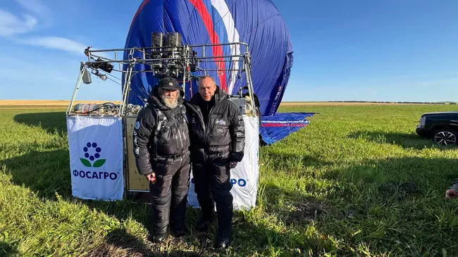 Российские пилоты Федор Конюхов и Иван Меняйло побили национальный рекорд высоты полета на тепловом аэростате ФосАгро