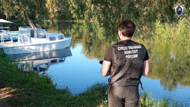 Лодка Гулянка, которая столкнулась с сапом в акватории Волгоградского водохранилища в Саратовской области