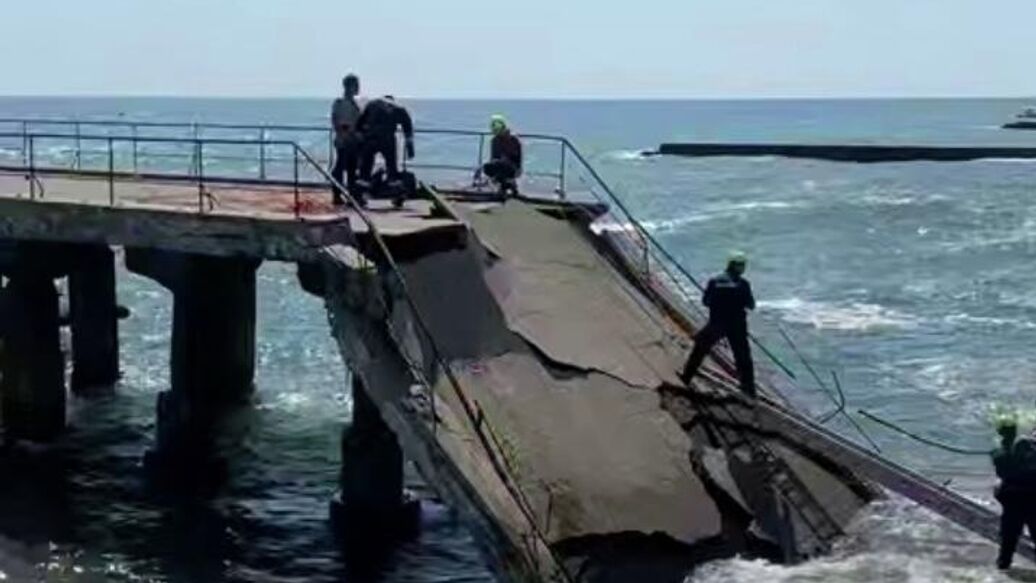 В Крыму обрушился причал